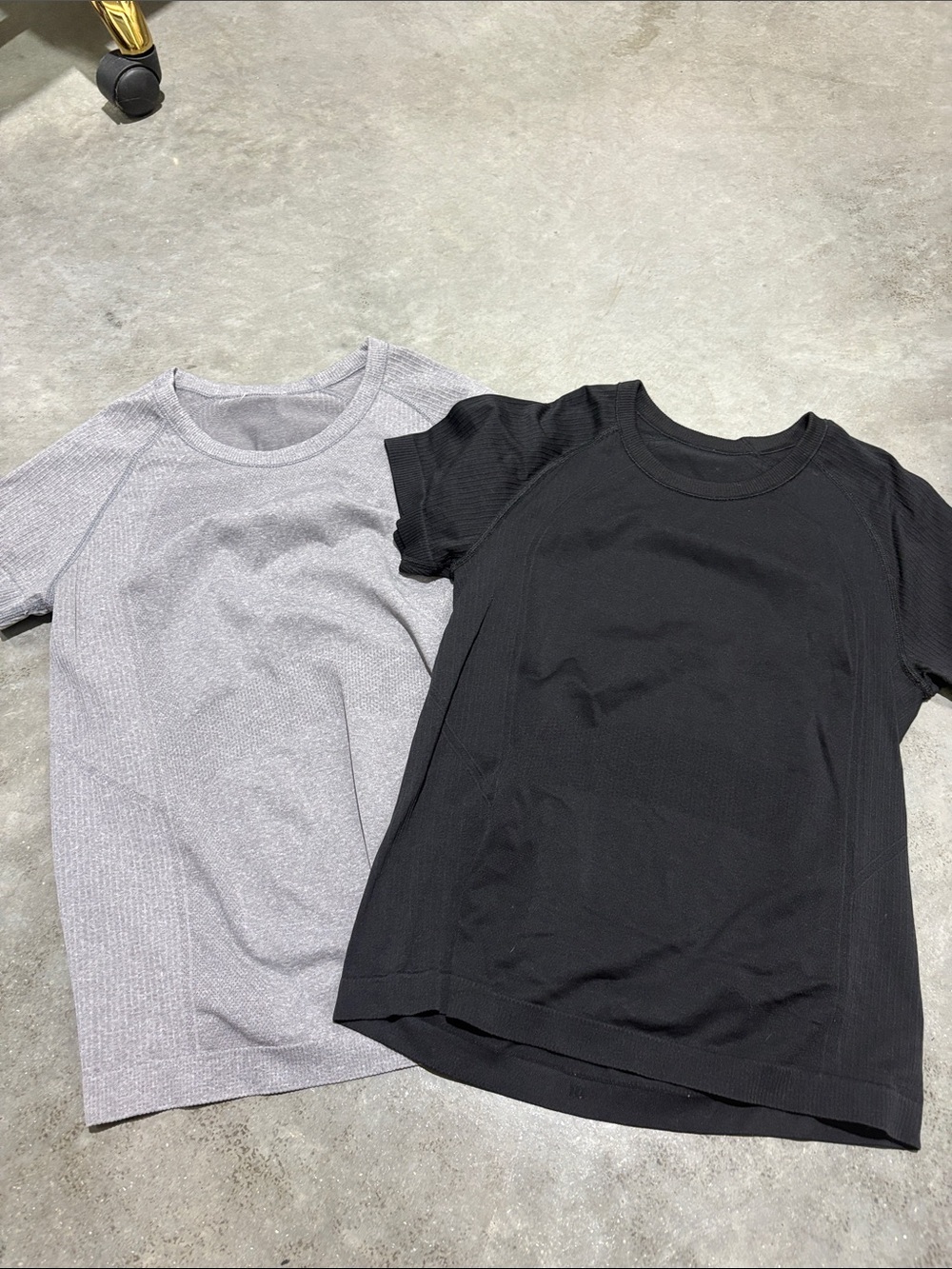 Old Navy Women's Active TWO Short Sleeve Crew Tees - Black & Light Gray